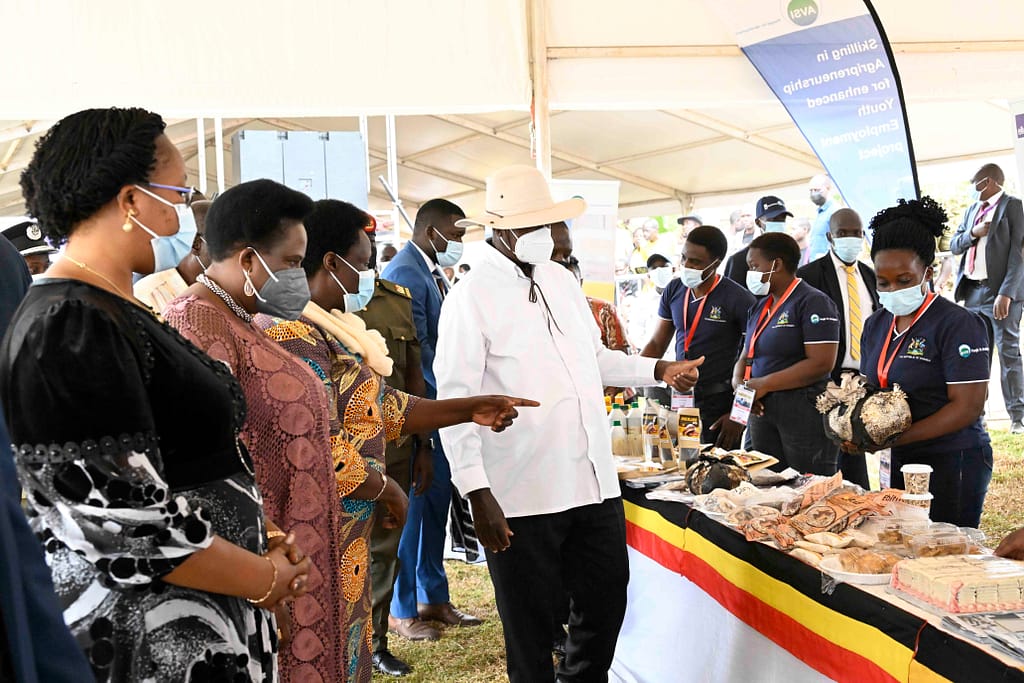 President Yoweri Museveni touring the stalls where the youth display the works and skills